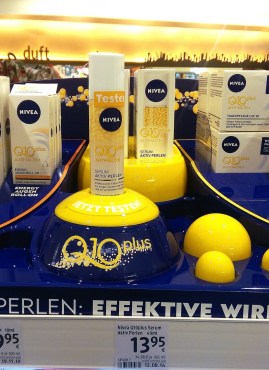 Die Nivea Q10 Pflege mit den Perlen macht wirklich eine schöne haut, ich kann eigentlich nicht meckern! Super für zwischendurch.