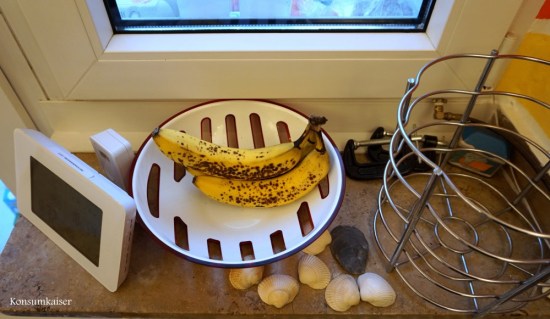 Trostlos! Habe vergessen Obst einzukaufen. Nur ein paar Bananen gammeln einsam vor sich hin.