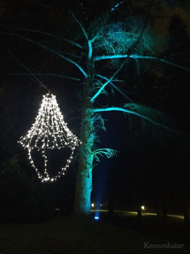 KK Kronleuchter im Baum