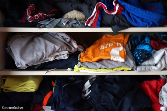 Ähnlich verhält es sich mit Aufräumarbeit in Schränken. Tür zu, keiner sieht den Haufen!  Bis jetzt...